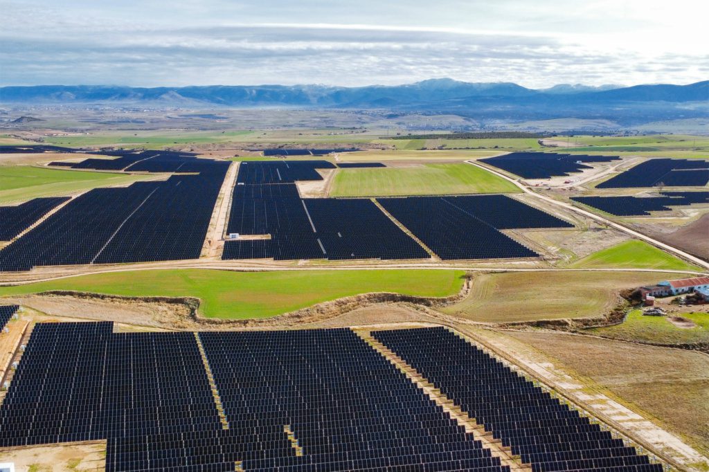 Apple’s renewable energy projects include the newly operational Castaño solar array in Spain.
