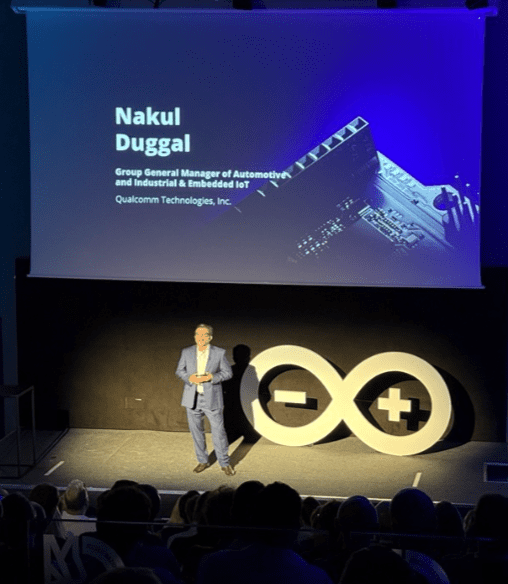 Nakul Duggal intervient lors d'un événement Arduino à Turin